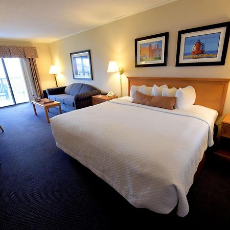 Days Inn By Wyndham Mackinaw City - Lakeview Bagian luar foto