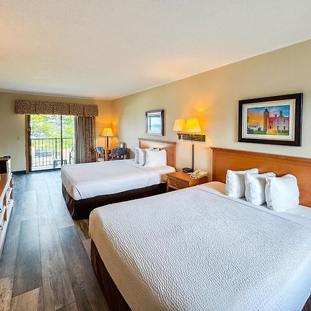Days Inn By Wyndham Mackinaw City - Lakeview Bagian luar foto
