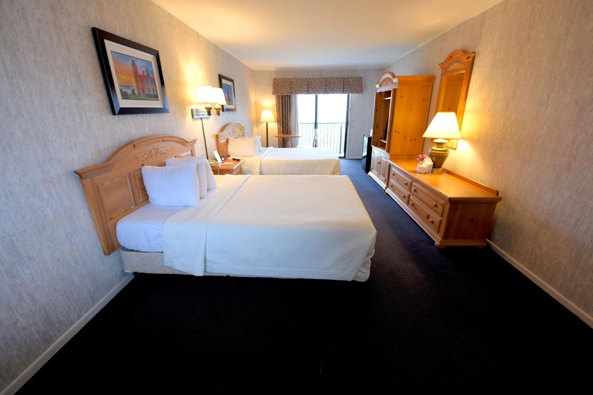 Days Inn By Wyndham Mackinaw City - Lakeview Bagian luar foto