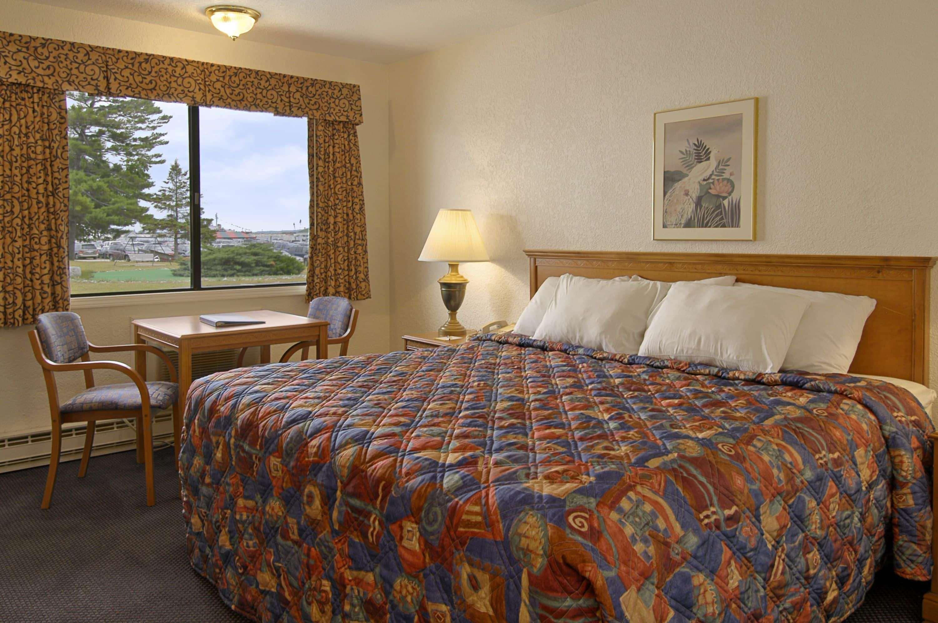 Days Inn By Wyndham Mackinaw City - Lakeview Bagian luar foto